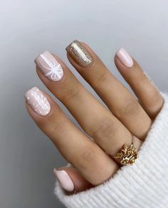 Gel Nail Colors For Winter 2023, Christmas Nails 2022, Red Christmas Nails, Nails Gold, Christmas Nails Easy, Nails 2022, Beige Nails