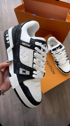 Zapatillas Louis Vuitton, Louis Vuitton Trainers, Lv Sneakers, Louis Vuitton Sneakers, Trendy Shoes Sneakers, Kicks Shoes, All Nike Shoes