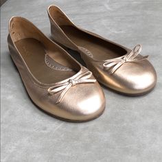 3/$25 Michelle D Gold Ballet Flats Size 10m Supple Beautiful Leather Nib Never Worn Comfortable Rubber Sole Gold Ballet Flats With Round Toe For Summer, Gold Round Toe Ballet Flats For Summer, Gold Ballet Flats, Flat Shoes Women, Ballet Flats, Loafer Flats, Rubber Sole, Loafers, Ballet