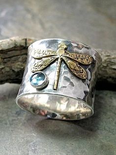 Rings is fashionable and cheap, come to Zolucky to find out about the Jewelry Dragonfly Ring, Dragonfly Decor, Vintage Dragonfly, Women Scarf, Royal Jewels, Gem Ring, Zircon Ring, Animal Fashion, Semi Precious Stones