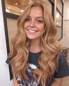 Copper Blonde Hair, Strawberry Blonde Hair Color, Ginger Hair Color, Honey Blonde Hair, Strawberry Blonde Hair, Blonde Hair Inspiration, Honey Hair, Blonde Hair Looks, Long Blonde