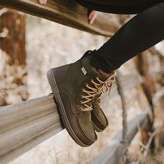 Hiking Fashion, Hiking Boots Women, Hiking Women, Winter Shoes, Boots Outfit, Camping Gear