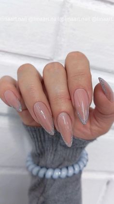 Spring Gel Nails, Beauty Hacks Nails, Weak Nails, Gold Glitter Nails, Pointed Nails, Classy Acrylic Nails, Shiny Nails, Pretty Nail Art, Nails 2024