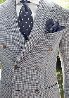 Great summer look featuring double breasted jacket, linen polka dot bow tie, and navy linen pocket square Gentleman Mode, Polka Dot Tie, Mens Attire, Sharp Dressed Man, Suit Style, Well Dressed Men, Gentleman Style