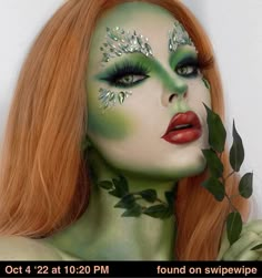 Poison Ivy Accessories, Posion Ivy Makeup Looks, Poison Ivy Costume Diy, Poison Ivy Character, Halloweenský Makeup, Ivy Costume, Poison Ivy Cosplay