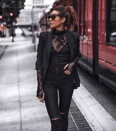 Lace Top Outfit Ideas, Lace Top Outfit, Stil Rock, Top Outfit Ideas, Villain Era, Black Lace Top, Fashion Trends Winter