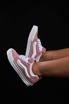 Pretty Sneakers, Tenis Vans, Vans Logo, Back To School Outfits, Sneaker Heels, Vans Old Skool, Old Skool, School Outfits, Tennis Shoes