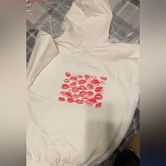 Any Size Between S-Xl With Red/Pink Kisses (Will Not Be Exactly This Picture But Very Similar As Every Order Is Made Custom)! Machine Washable!! Message Me For More Info! Cheap Couples T-shirt For Valentine's Day, Sweaters For Boyfriend, White Hooded Top With Screen Print, White Hoodie With Screen Print, White Screen Print Hoodie, Cute White Sweatshirt With Screen Print, Kiss Sweaters For Bf, Kisses Tshirt