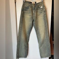 Nwt Urban Outfitters Bdg Jeans! Blue Denim With A Warm Tone Yellow Wash. “Cowboy Jean” Straight Leg. Sooo Cute, I Wish They Fit! Wash Jeans Outfit, Jeans Urban Outfitters, Black Wide Leg Jeans, Cowboy Jeans, Chino Pants Women, Grey Cargo Pants, Yellow Jeans, Tan Jeans, Urban Outfitters Jeans