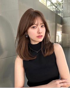 Medium Korean Haircut For Women, Korean Hair Color Brown Natural, Haircuts With No Layers, Shoulder Length Hair With Layers Asian, Korean Hairstyle Straight Hair, Layered Haircuts For Medium Hair Asian, Korean Layered Hair Medium Hairstyles, Korean Medium Layered Haircut, Korean Hairstyle With Bangs