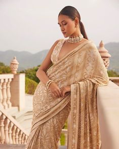 Saree Aesthetics, Indian Outfits Modern, Christian Bridal Saree, Sleeveless Blouse Saree, Royal Indian, Deepika Padukone Style, Desi Fits, Royalty Aesthetic, Dresses Traditional