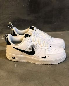 Tenis Air, Nike Shoes Photo, Tenis Air Force, Air Force One Shoes, Shoulder Bag Outfit, Nike Shoes Air Force, Nike Shoes Outfits