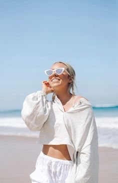 Poses For Photos, Day Outfit, White Fox, Cute Summer Outfits, How To Do Yoga, Beach Outfit