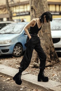 Styl Grunge, Velvet Goldmine, Sup Girl, Goth Outfit, Clothing Subscription, Androgynous Fashion, Jane Birkin, Estilo Punk