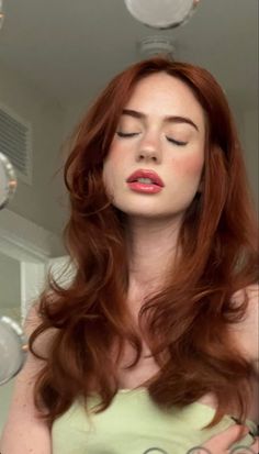 Copper Red Hair Pale Skin, Natural Dark Redhead, Dark Natural Red Hair Color, Red Hair Fair Skin Blue Eyes, Villain Era Hair, Red Hair Brown Eyebrows, Annabelle Hooper Hair, Cool Toned Auburn Hair, Winter Ginger Hair