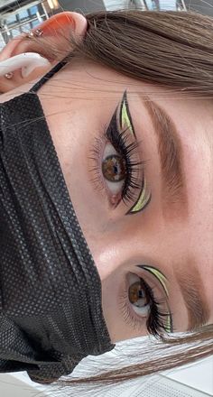 Rave Makeup, Eye Makeup Pictures, Colorful Eye Makeup, Edgy Makeup, Makeup Eye Looks, Creative Eye Makeup