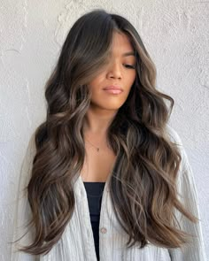 Brown Hair Color Styles, Natural Ash Brown Hair, Ash Brown Hair With Highlights, Ash Highlights, Ash Brown Highlights, Hair Color Styles, Ash Brown Balayage, Natural Brown Hair, Balayage Ideas