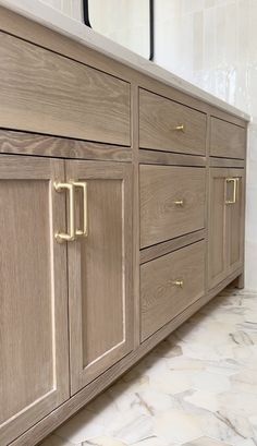 The Perfect Stain For Our White Oak Vanities — designwithbernice Perfect White Oak Stain, White Oak Stained Cabinets, White Oak Stain Colors, White Oak Cabinet Stain Colors, Cabinet Stain Colors, Coastal Style Bedroom, Weathered Oak Stain, Oak Bathroom Vanity, Bleached Wood