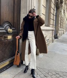 Brown Coat Outfit, Long Coat Outfit, Trench Coat Fall, Coat Outfit, Looks Street Style, Brown Coat, Coat Outfits