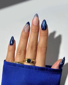 Nail Designs Navy, Navy And Silver Nails, Blue Winter Nails, Nails January, Blue Chrome Nails, Blue And Silver Nails, Silver Nail Designs, Navy Blue Nails, Chrome Nails Designs