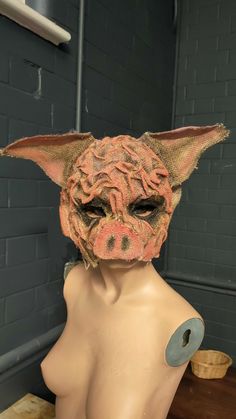 Get ready to be terrorized! Introducing the handcrafted Pig Mask. Whether you're a theater actor, film producer, or cosplayer, this mask is sure to give you nightmares. With its out there appreance and blood-curdling expressions, you'll feel like you're living a horror movie. 🐷 Get one now and start scaring everyone around you!  #horrormask #pigmask #theater #film #cosplay #scarymask  I can make you your own hessian burlap style pig mask, perfect for all occasions - not just Halloween!   Each o Horror Mask Ideas, Butcher Halloween, Haloween Mask, Horror Costumes, Theater Actor, Dragon Half, Horror Props, Halloween Tea Party, Pig Mask