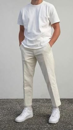 White Pants Men, Jeans Outfit Men, Minimalist Fashion Men, Pants Outfit Men, Spring Outfits Men, Mens Casual Outfits Summer, Mens Trendy Outfits, Stylish Men Casual