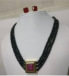 Simple Beaded Jewelry, Simple Gold Necklaces, Classic Gold Jewelry, Jewellery Patterns, Indian Gold Jewelry, Kundan Jewellery Set, Black Beads Mangalsutra Design