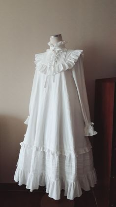 Angelic Clothing, Angelcore Outfits, Gaun Abad Pertengahan, White Victorian, American Dress, Old Fashion Dresses, Vestidos Vintage, Fantasy Dress, Lolita Dress