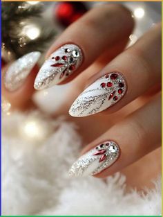 Disney Christmas Nails, Holiday Manicure, Festive Nail Art, Glittery Nails, Cute Christmas Nails, Christmas Gel Nails, Holiday Nail Art, Nail Swag, Festival Nails