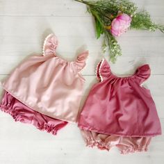 Twin Baby girl clothes set, blush and mauve baby set clothes, baby shower gift, twin baby gift Pink Playtime Sets With Ruffles, Cute Pink Ruffled Sets, Cute Ruffled Sets For First Birthday, Twin Baby Clothes, Trendy Baby Gifts, Luxury Baby Clothes, Twin Baby Gifts, Twin Baby Girls, Twin Toddlers