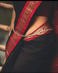 Black Saree Traditional, South Indian Saree Aesthetic, Black Saree Aesthetic, Core Aesthetics, Saree Wearing, Sarees For Girls, Saree Wearing Styles