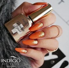 Trendy Orange Nails Fall, Rusty Orange Nails Design, Unique Fall Nails Acrylic, Orange And Gold Fall Nails, Orange Nails With Gold Flakes, Fall Nails Rusty Orange, Orange With Gold Nails, Winter Orange Nails, Golden Orange Nails