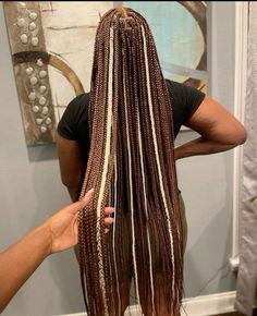 Dark Blonde Braids Black Women, Dark Brown And Blonde Braids, Mixed Color Knotless Braids, Mixed Color Braids, Braids Hair Color, Color Knotless Braids, Color Braids, Latest Braided Hairstyles, Braiding Hair Colors