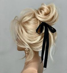 Bombshell Hair, Messy Buns, Hair Affair, Hair Trend, Big Hair, Messy Hairstyles, Hair Dos, Messy Bun, Gorgeous Hair