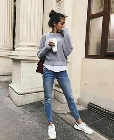 34 Cute Winter Outfits To Copy now for 2019 - Off The Closet Stylish Sneakers Outfit, Winter Fashion College, Winter Sweater Outfits, Looks Jeans, Jeans Outfit Winter, University Outfit, Stylish Winter Outfits, Outfit Jeans, Cute Winter Outfits