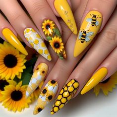 Bee Nail Designs, Unique Nail Art Designs, Unique Nail Art, Quartz Nail, Nail Design Inspiration