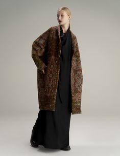 Y’s Pre-Fall 2019 [PHOTOS] – WWD Winter Shopping, Outfit Vintage, 2019 Fashion, 2023 Fashion, Mode Inspo, Yohji Yamamoto, Mode Vintage, Brown Fashion, Pre Fall