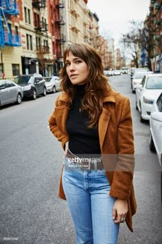 Shag Haircut Bangs, Lola Kirke, Rocker Hair, Long Shag Haircut, Billboard Magazine, Shag Hairstyles, Shag Haircut, Pastel Hair, Hair Crush