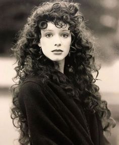 Perms For Thick Hair Round Faces, Character Art Curly Hair, Women Hair Reference, Hair Reference Curly, Body Hair Reference, Christina Hendricks Young, 90s Womens Hair, Random People Photography, 90s Portraits