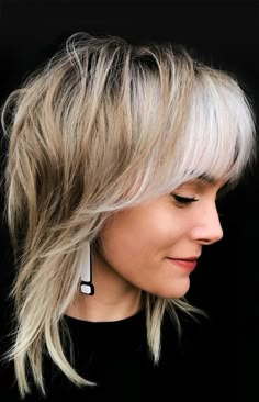 Modern Shag Haircut, Hairstyles For Prom, Funky Hairstyles, Shoulder Length Hair Cuts, Mid Length Hair, Medium Hair Cuts, Shoulder Length Hair, Medium Length Hair, Medium Length Hair Cuts