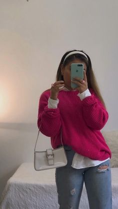 Oversize Pink Sweater Outfit, Outfits With Pink Sweater, Pink Pullover Outfit Winter, Bright Pink Sweater Outfit, Pink Sweater Outfit Aesthetic, Valentines Outfits Casual, Fucsia Sweater, Pink Pullover Outfit, Hot Pink Sweater Outfit