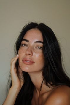 Photoshoot Natural Makeup, Fresh Photoshoot Ideas, No Makeup Photoshoot Natural, Natural Makeup Photoshoot Ideas, Natural Glam Makeup Freckles, Effortless Natural Makeup, Natural Face Photoshoot, Fresh Natural Makeup Look, Subtle Glowy Makeup