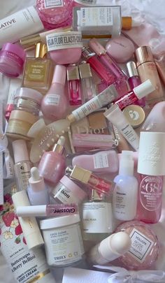 2024 Aesthetic, Bday Gifts, Skincare Inspiration, Perfect Skin Care Routine, Pink Coquette, Pretty Skin Care