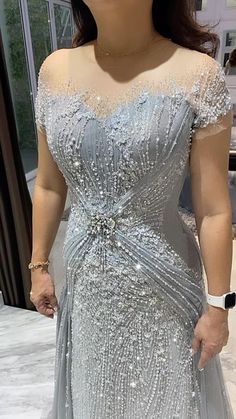 JESSICA DORA on Instagram: "🩶🤍 Fitting detail mom of Bride in Silver ombre gown  Thank you Mrs. Liany @tjandradjajaliany  Gown @jessicadoracouture  Mua @claudiuscharlesmakeup  Wo @finestorganizer  Event @parkhyatt_jakarta  #jessicadoracouture #customjakarta #gown #mamagown #momofbride #momofgroom #thankGod" Mom Of Bride, Mother Of The Bride Looks, Ombre Gown, Embroidery Fashion Detail, Mother Of The Bride Dresses Long, New Saree Blouse Designs, Bride Gown, Silver Ombre, Fancy Sarees Party Wear