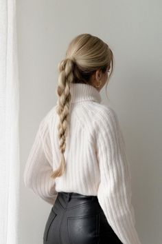 Fan of Chunky Turtlenecks Easy Winter Hairstyles, Alex Gaboury, Winter Hairstyle, Half Up Half Down Hairstyle, Long Hair Hairstyles, Medium Long Hair, Work Hairstyles, Hair Medium, Easy Hairstyles For Long Hair