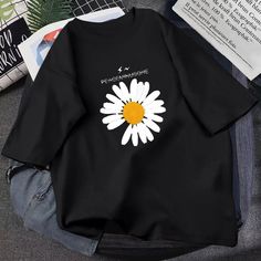 Daisy Cartoon, Fashion Top Outfits, Quick Outfits, Easy Trendy Outfits, Tshirt Pattern, Couple T-shirt, Cartoon T Shirts, Really Cute Outfits, Blue Rose