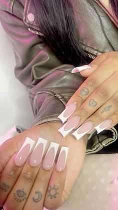 - 𝗳𝗼𝗹𝗹𝗼𝘄 𝟰 𝗺𝗼𝗿𝗲 ➚➚➚ Nails Girly, Girly Acrylic, Nails Gel Nails, French Tip Acrylic Nails, Simple Acrylic Nails, Exotic Nails