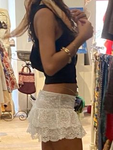 Outfit Inspirations Summer, Lace Skirt Outfit, Fashion Mistakes, 10 Pounds, Basic Outfits, Dream Clothes, Boho Chic Fashion, Spring Summer Outfits, Fashion Killa