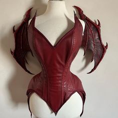 dragon corset aesthetic dark feminine devil wings hot Dragon Costume, Corset Fashion, Dragon Wings, Leather Corset, Mode Inspo, Women Corset, Mode Vintage