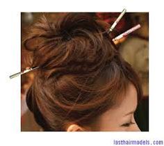 Love this Chopsticks In Hair, Hair Embellishments, Hair Chop, Japanese Hairstyles, Pins Anime, Hello Santa, Hair Chopsticks, The New Me, Spirit Days